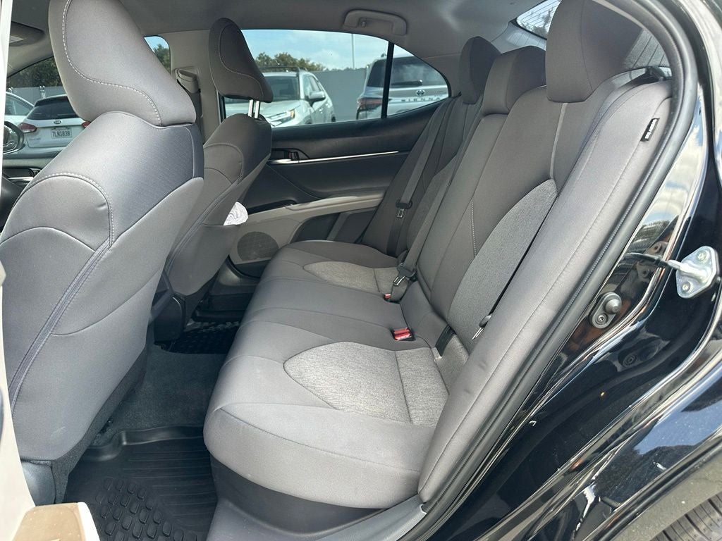2022 Toyota Camry Hybrid LE