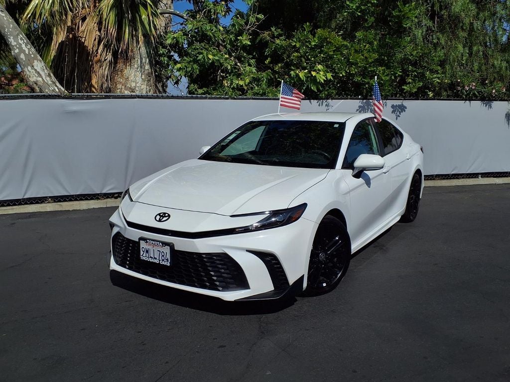 2025 Toyota Camry SE