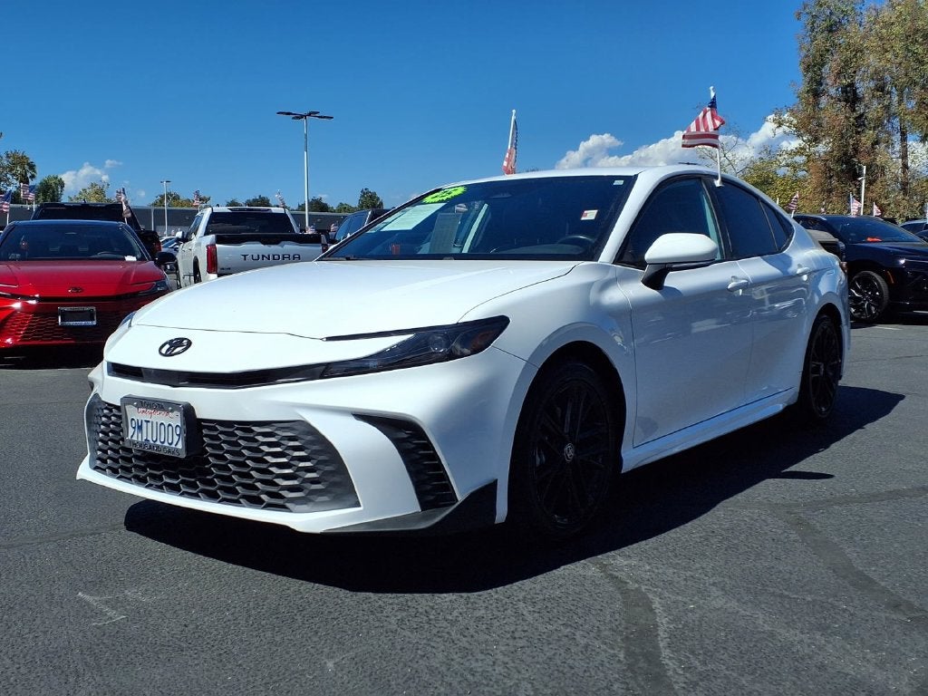 2025 Toyota Camry SE