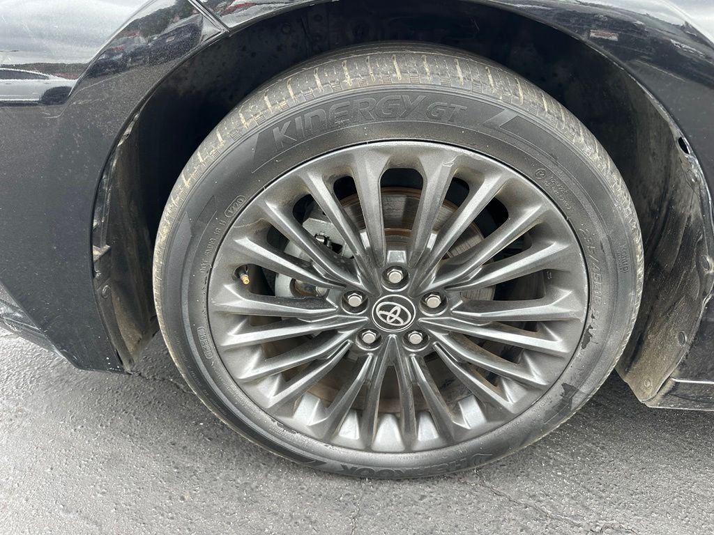 2021 Toyota Avalon Hybrid XSE