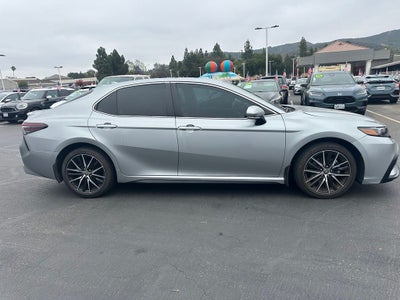 2024 Toyota Camry SE