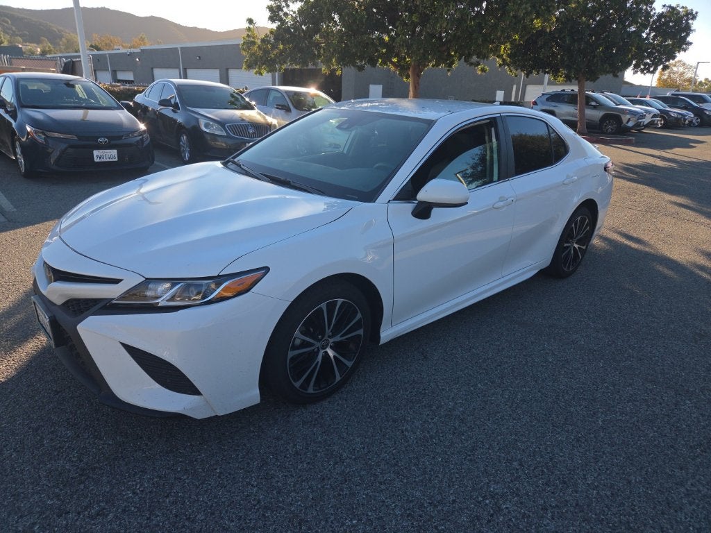 2020 Toyota Camry SE