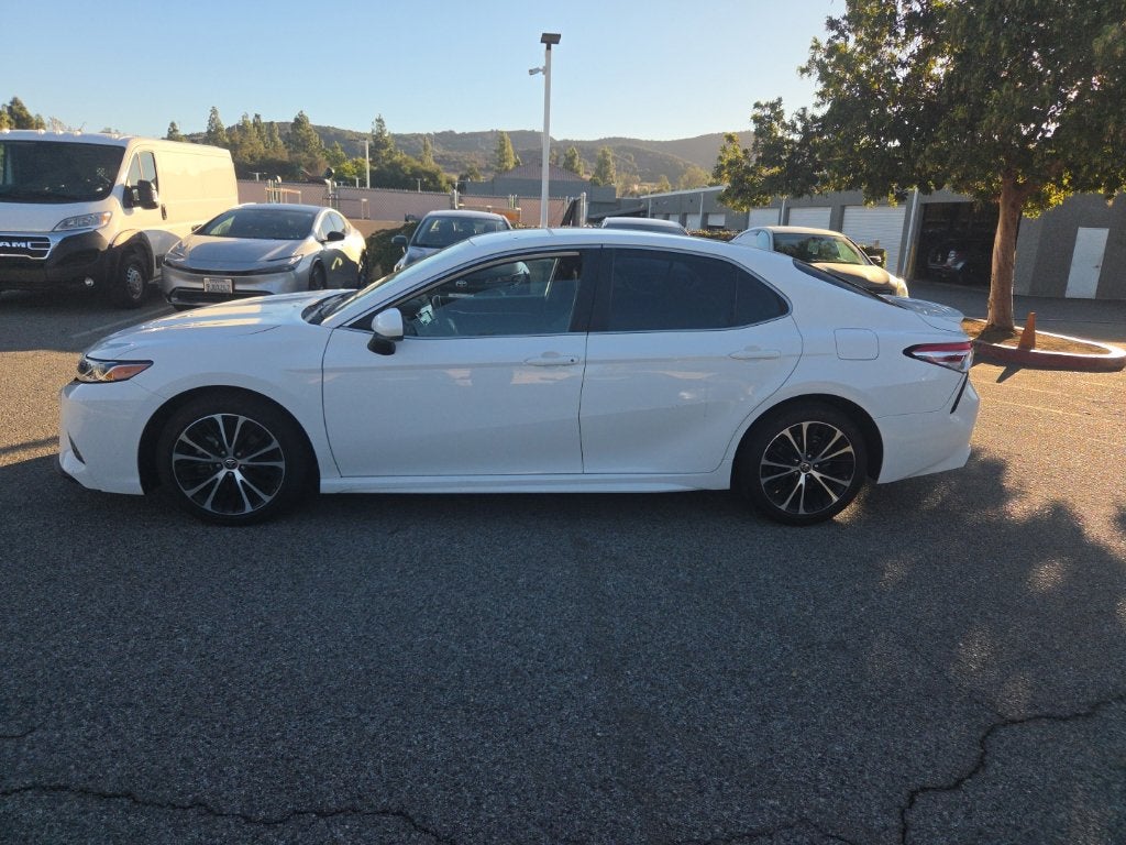 2020 Toyota Camry SE