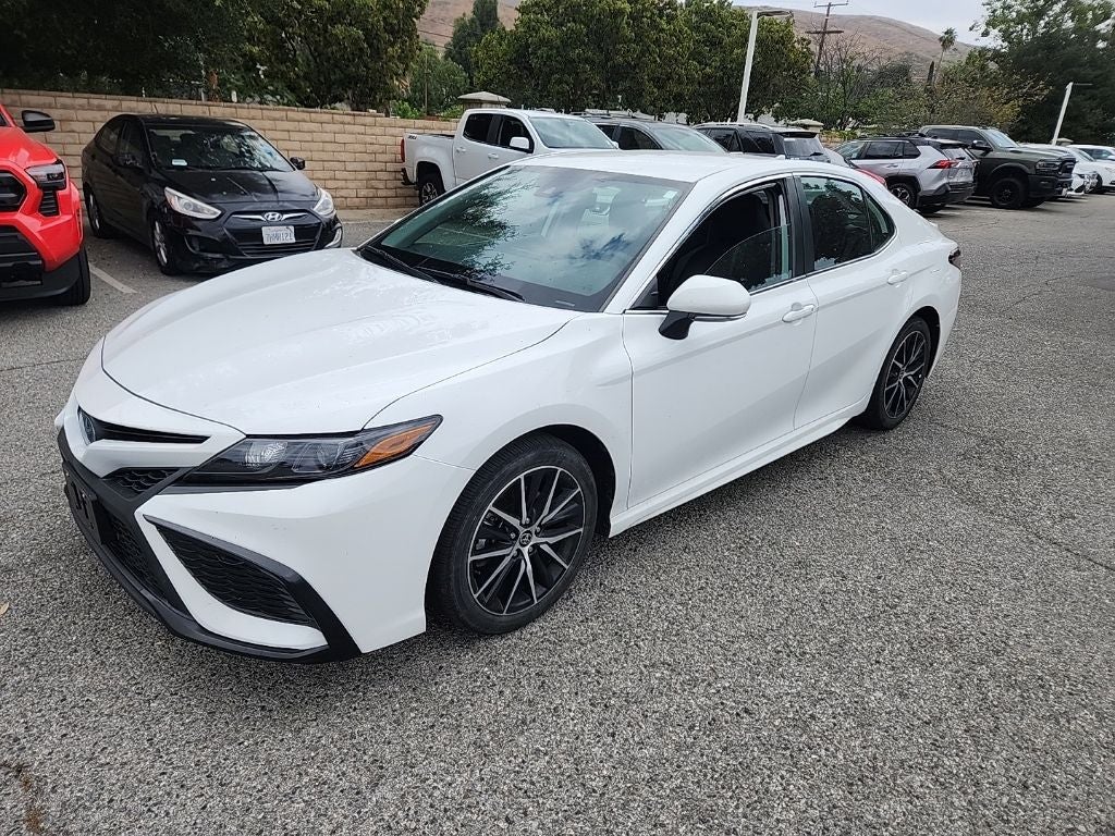 2023 Toyota Camry Hybrid SE