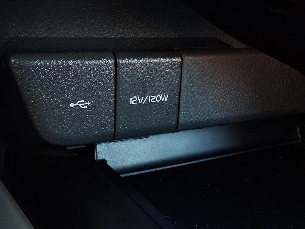 2022 Toyota Camry Hybrid SE