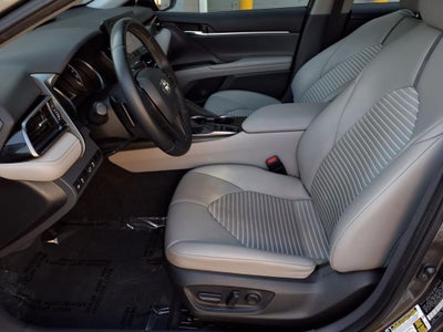 2022 Toyota Camry Hybrid SE