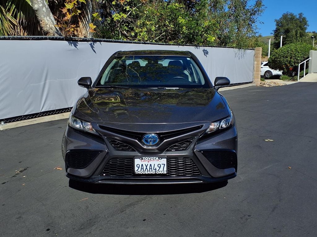 2022 Toyota Camry Hybrid SE