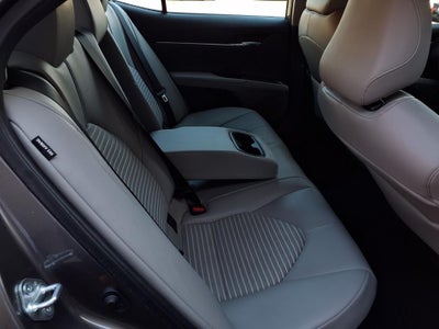 2022 Toyota Camry Hybrid SE