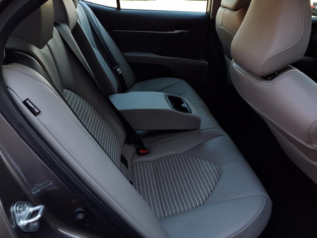 2022 Toyota Camry Hybrid SE