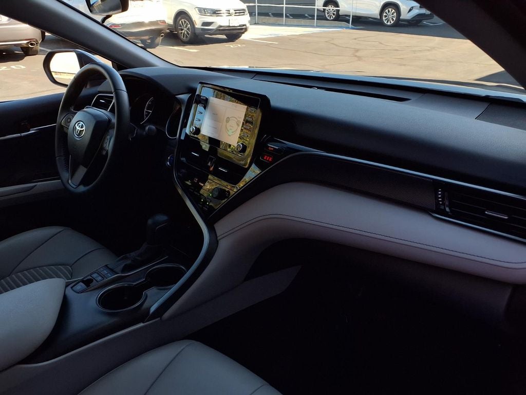 2022 Toyota Camry Hybrid SE