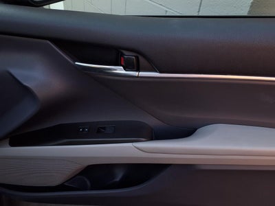 2022 Toyota Camry Hybrid SE