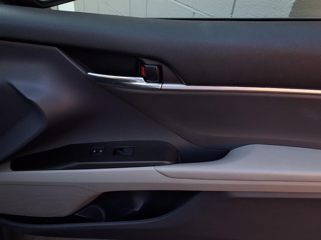 2022 Toyota Camry Hybrid SE