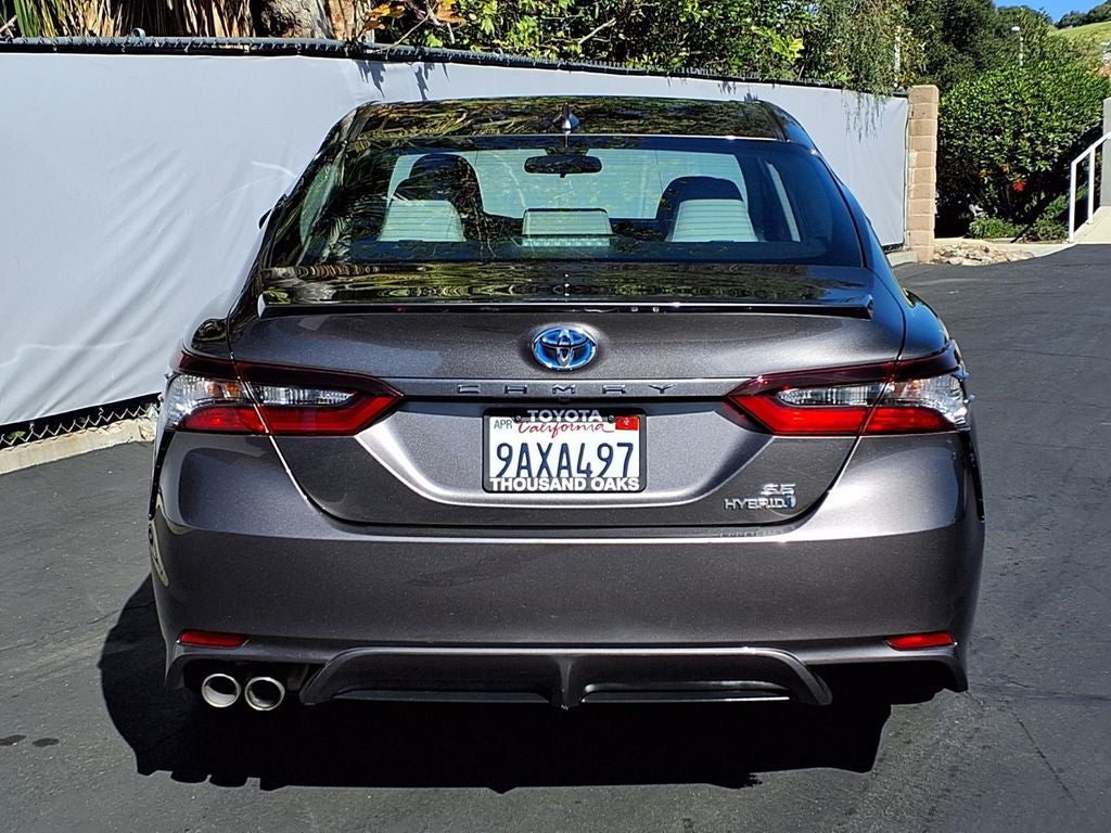 2022 Toyota Camry Hybrid SE