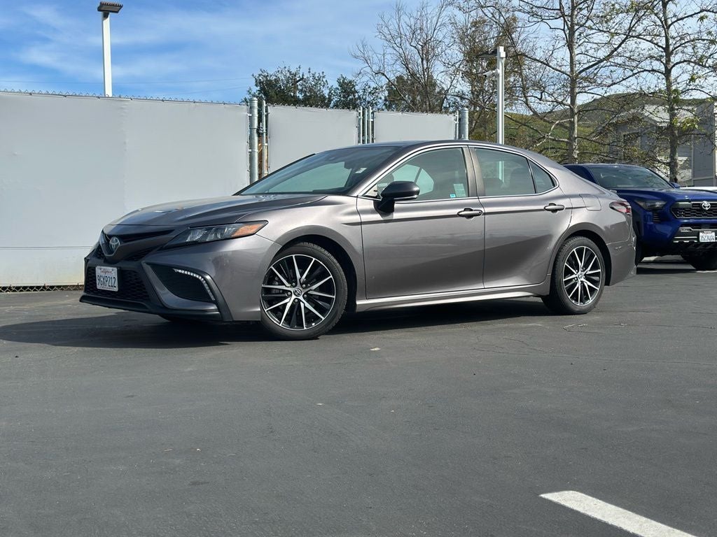 2023 Toyota Camry Hybrid SE
