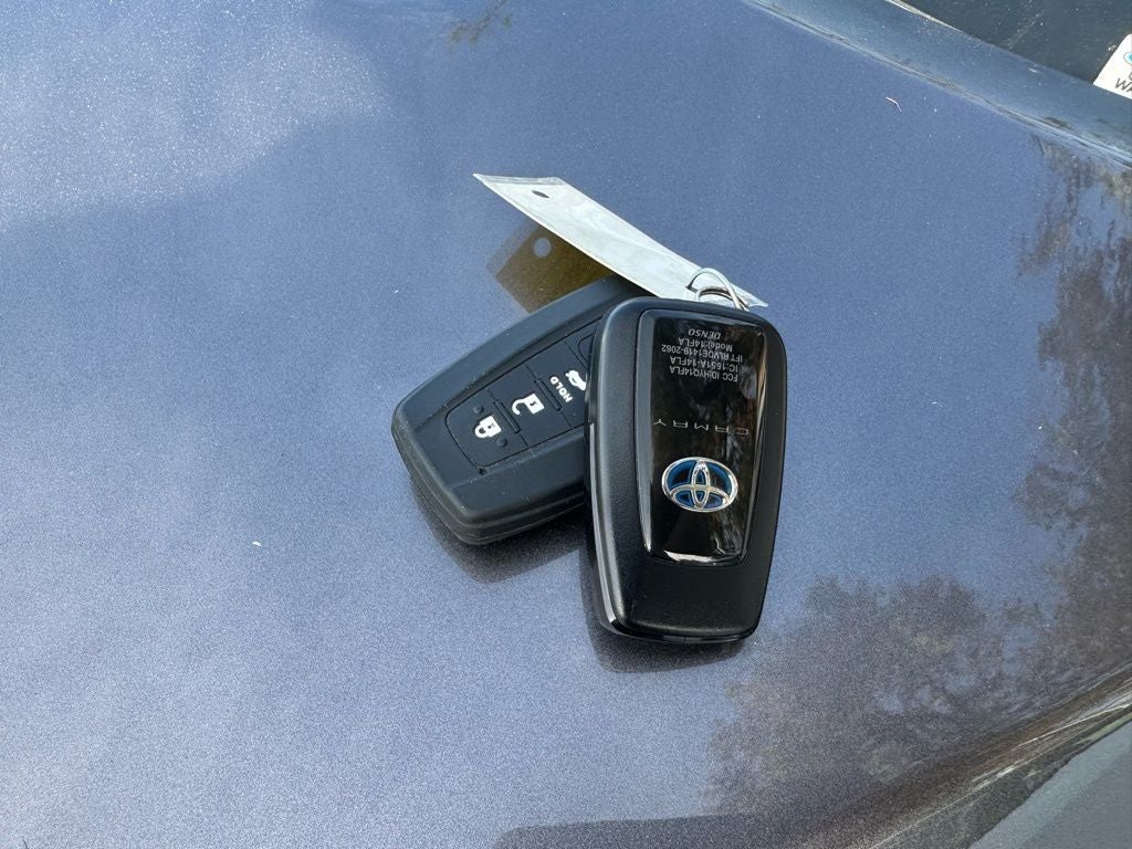 2023 Toyota Camry Hybrid SE