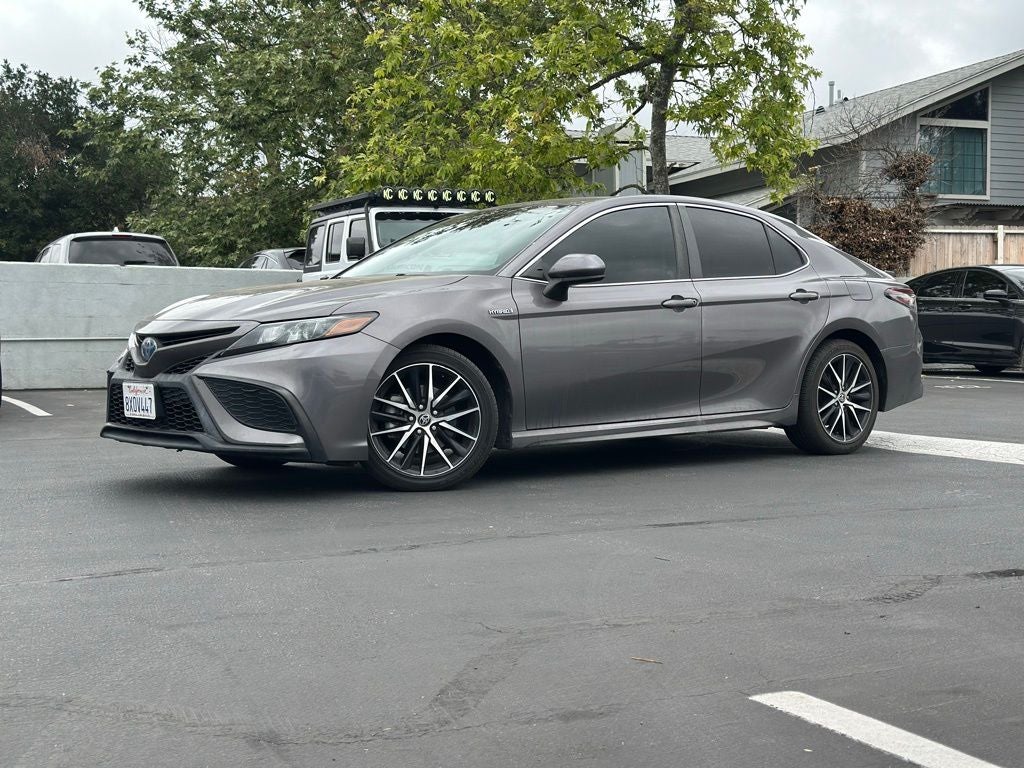 2021 Toyota Camry Hybrid SE