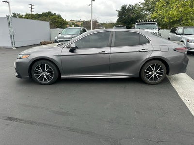 2021 Toyota Camry Hybrid SE