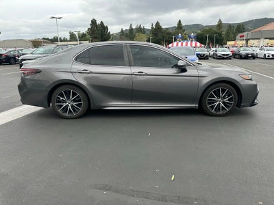 2021 Toyota Camry Hybrid SE