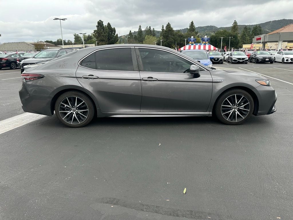 2021 Toyota Camry Hybrid SE