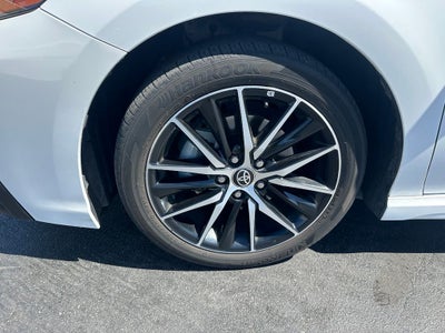 2022 Toyota Camry Hybrid SE