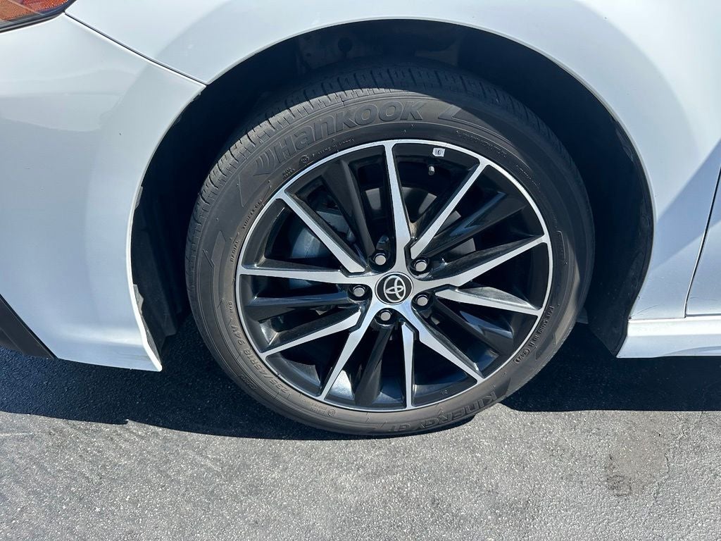 2022 Toyota Camry Hybrid SE