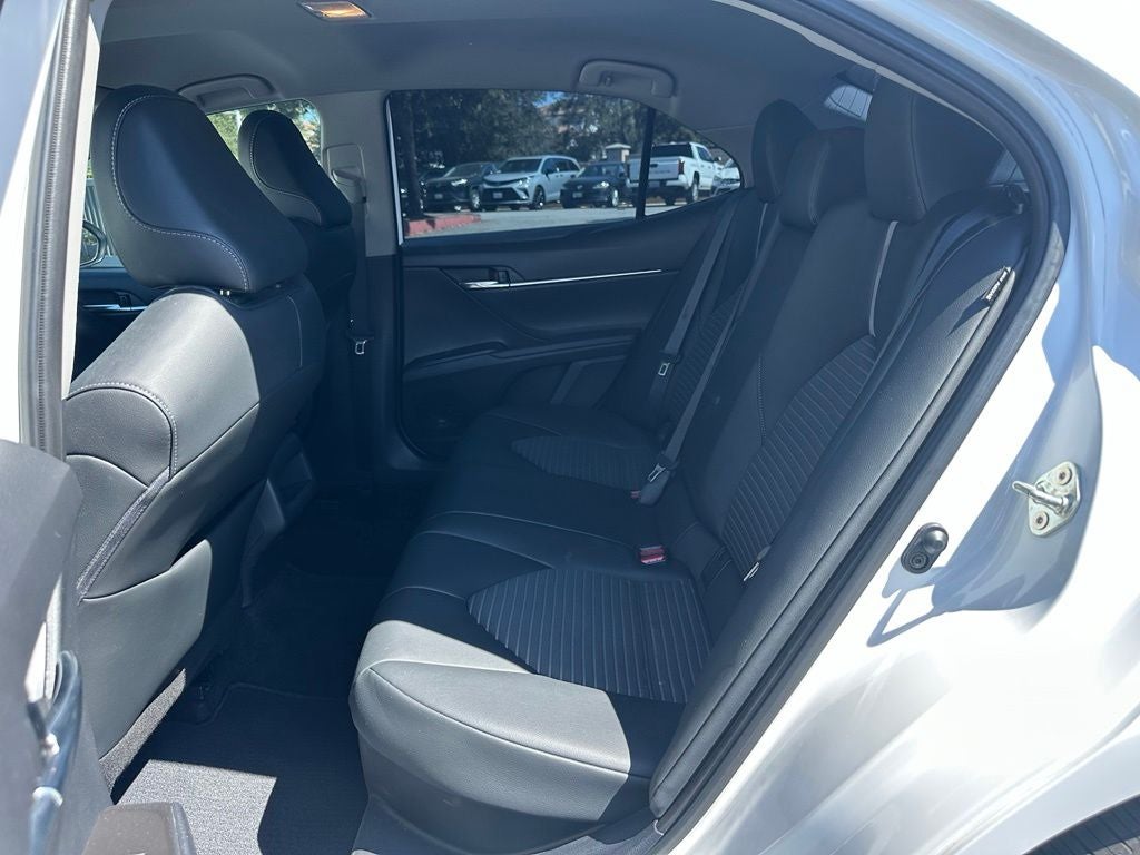 2022 Toyota Camry Hybrid SE
