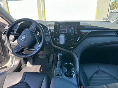 2022 Toyota Camry Hybrid SE