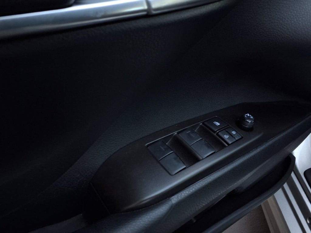 2024 Toyota Camry Hybrid SE