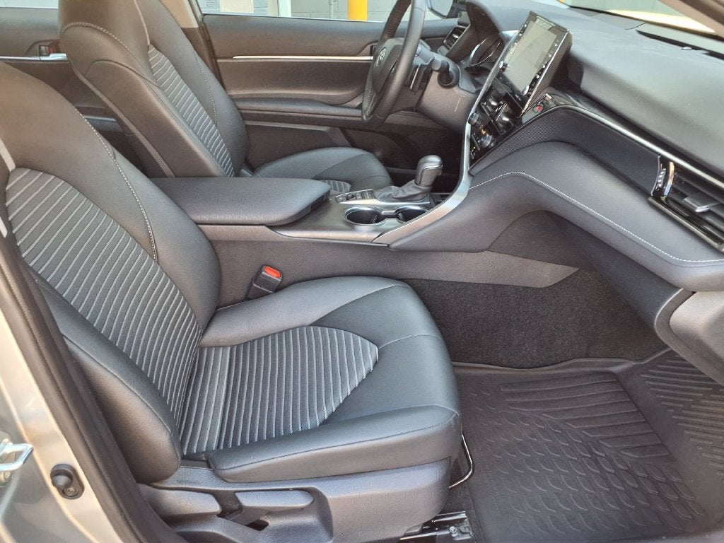 2024 Toyota Camry Hybrid SE