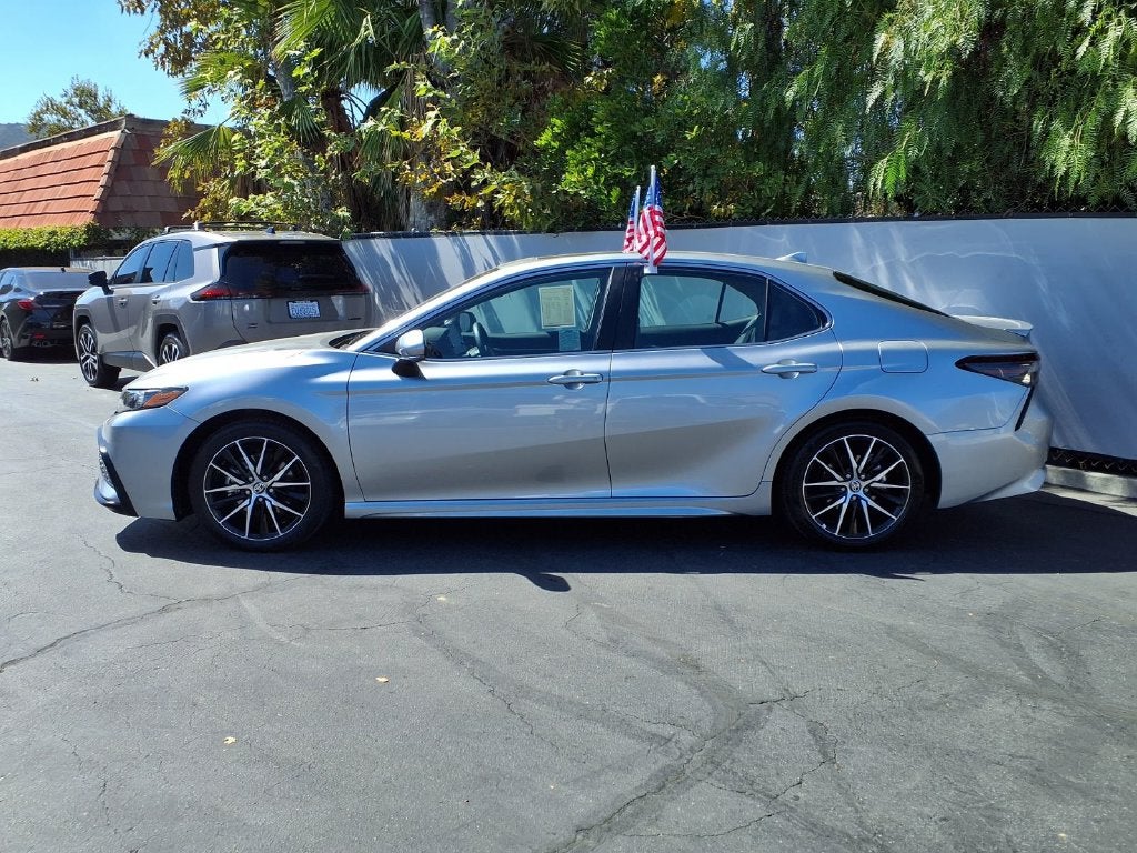 2024 Toyota Camry Hybrid SE
