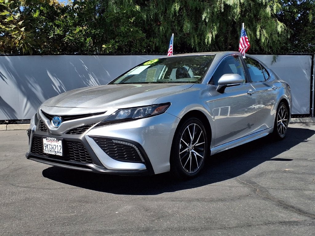 2024 Toyota Camry Hybrid SE