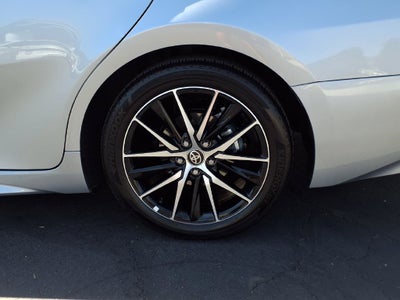 2024 Toyota Camry Hybrid SE