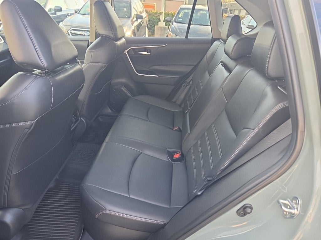 2021 Toyota RAV4 Hybrid XLE Premium