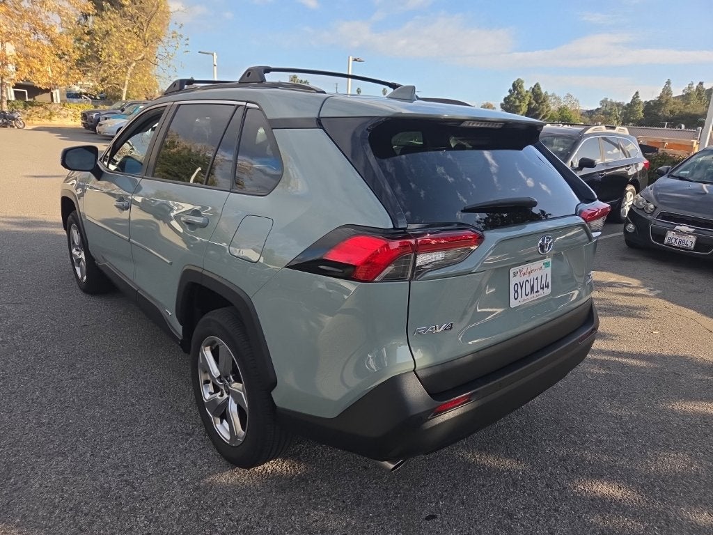2021 Toyota RAV4 Hybrid XLE Premium