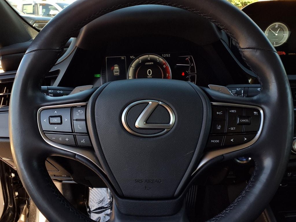 2022 Lexus ES 300h