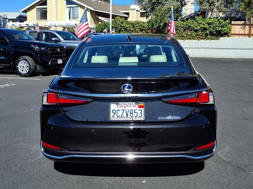 2022 Lexus ES 300h