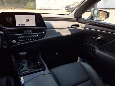 2024 Lexus ES 300h