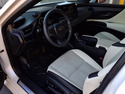 2022 Lexus ES 300h