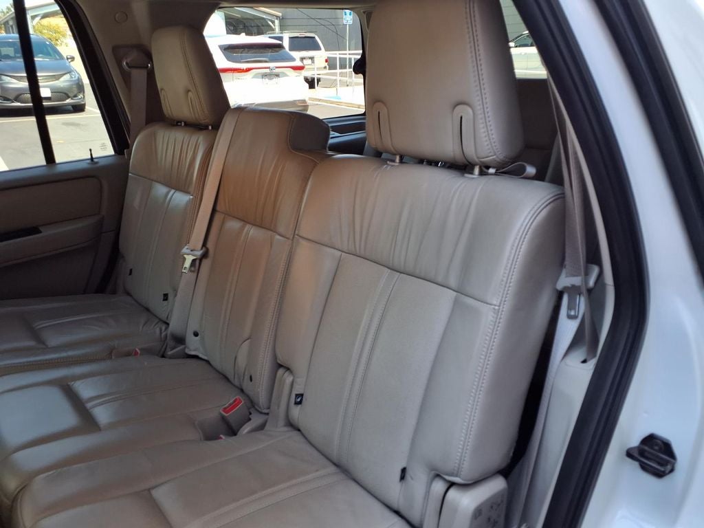 2015 Lincoln Navigator Base
