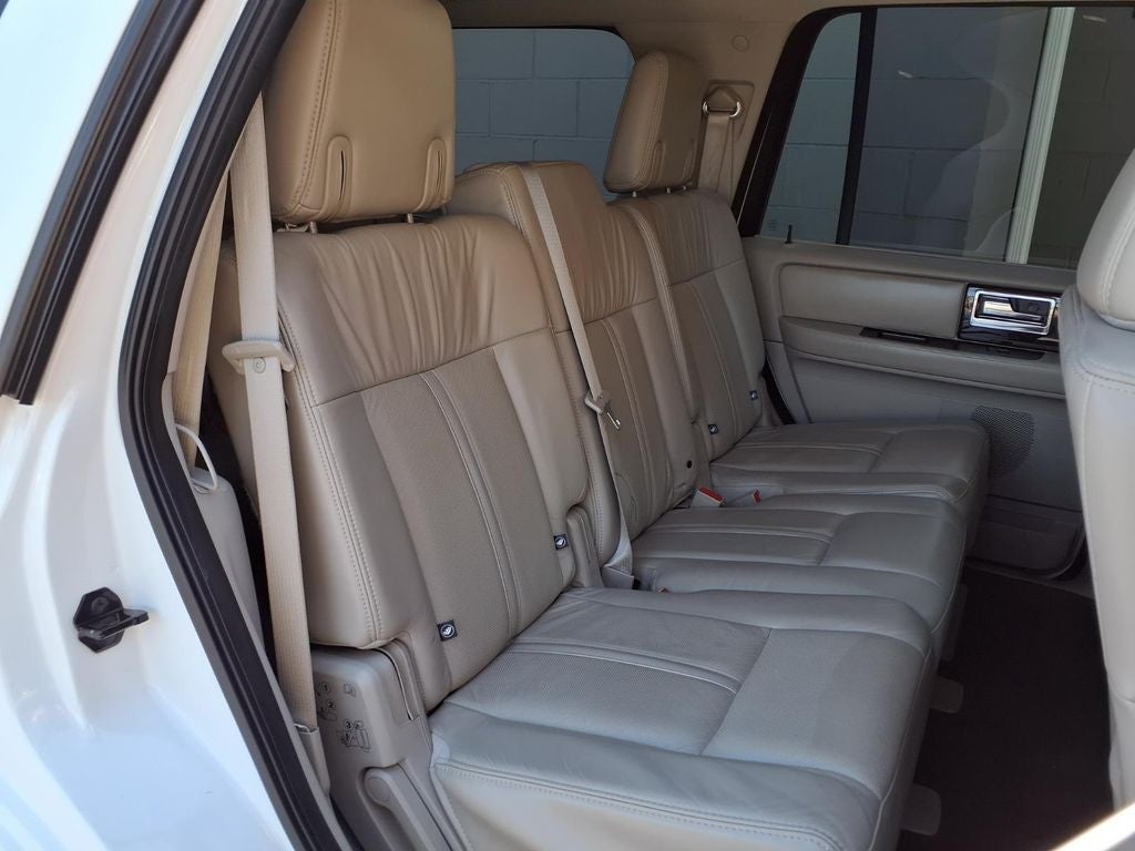 2015 Lincoln Navigator Base
