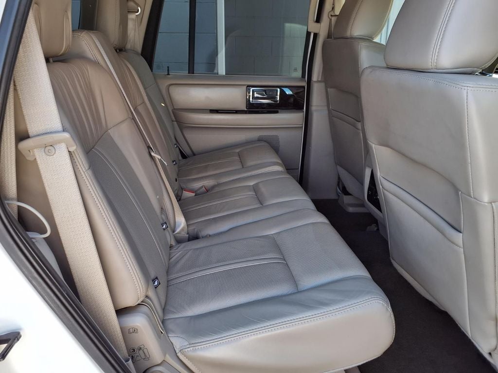2015 Lincoln Navigator Base