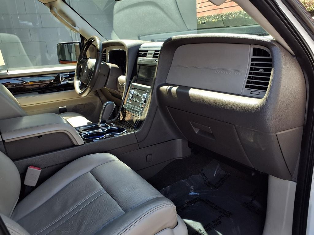2015 Lincoln Navigator Base