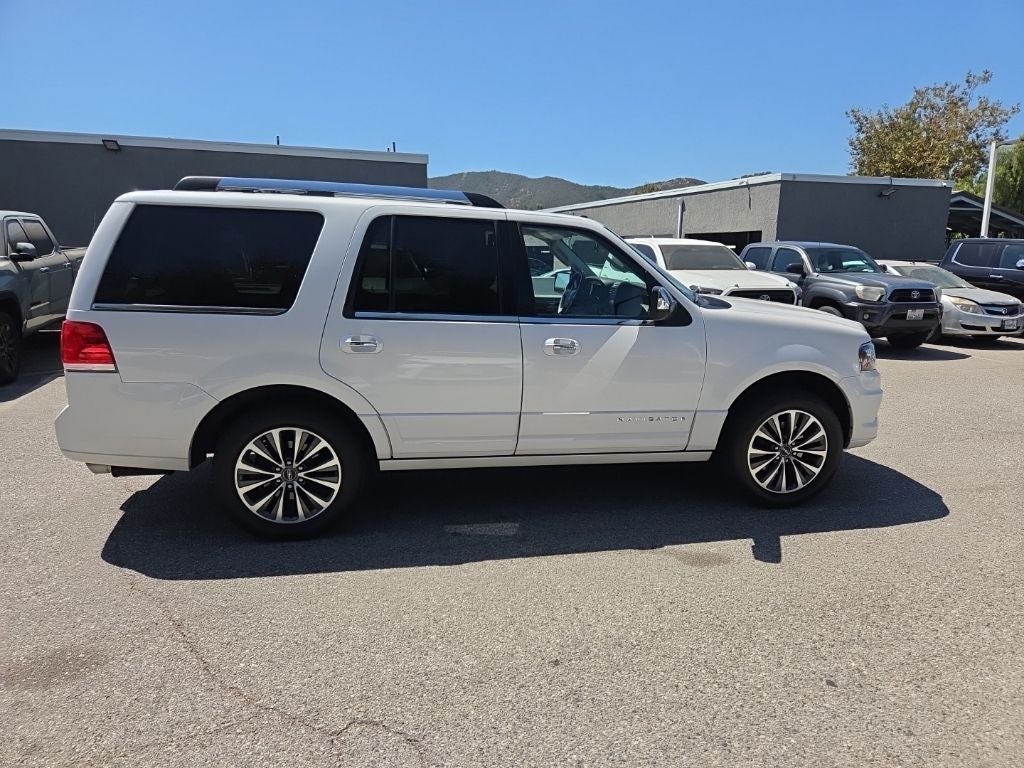 2015 Lincoln Navigator Base