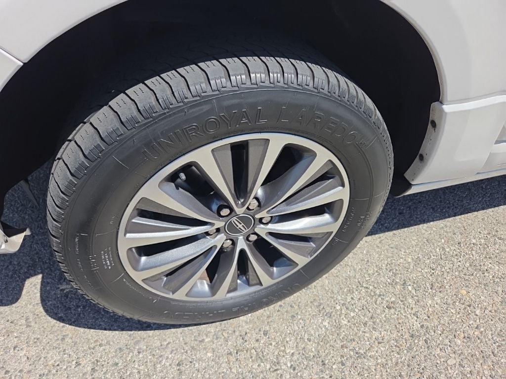 2015 Lincoln Navigator Base