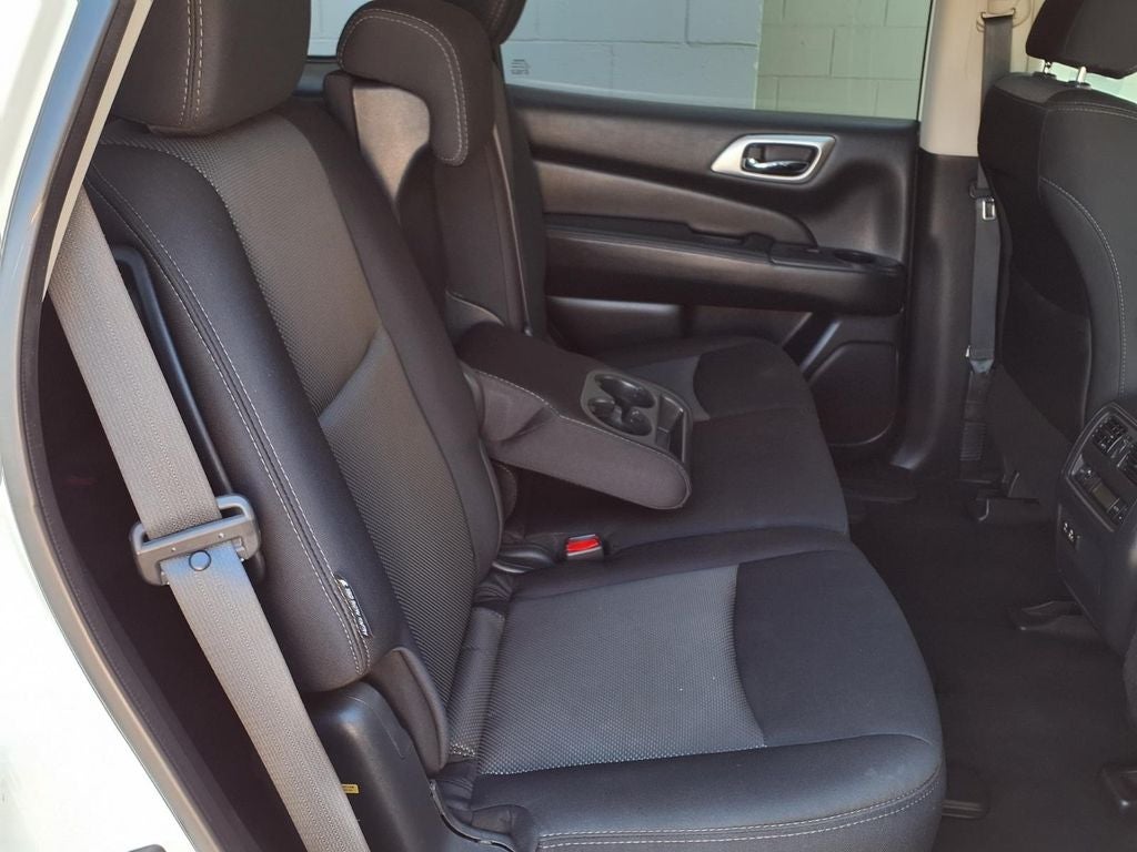 2020 Nissan Pathfinder S