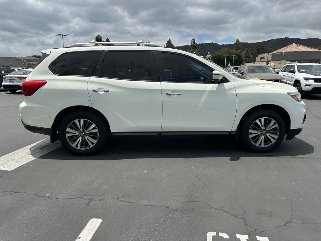 2020 Nissan Pathfinder S