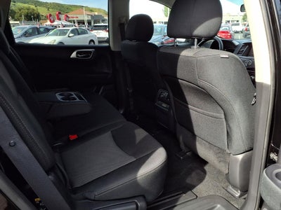 2017 Nissan Pathfinder S