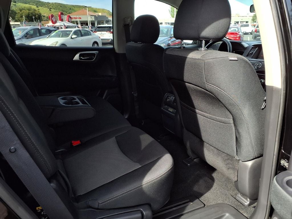 2017 Nissan Pathfinder S