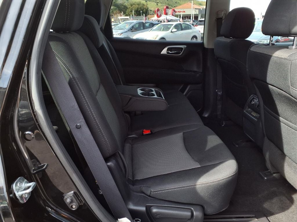 2017 Nissan Pathfinder S