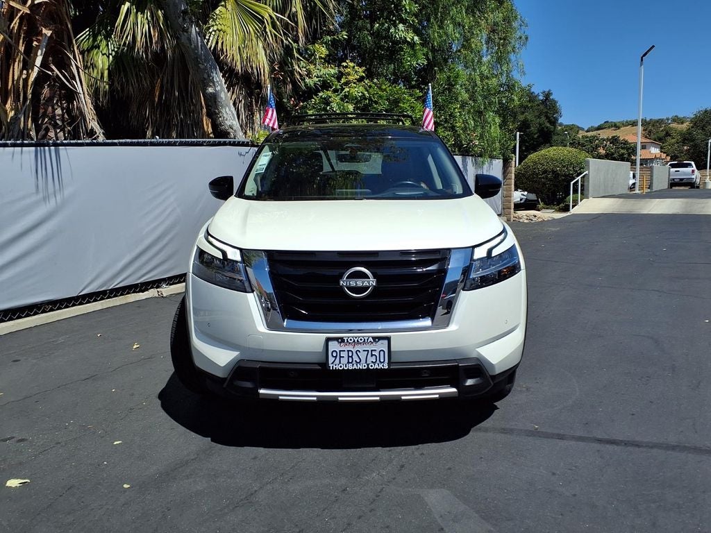 2023 Nissan Pathfinder Platinum